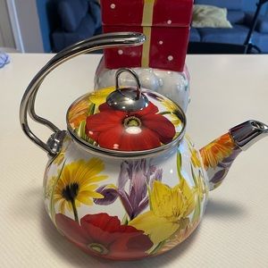 Pioneer woman tea pot